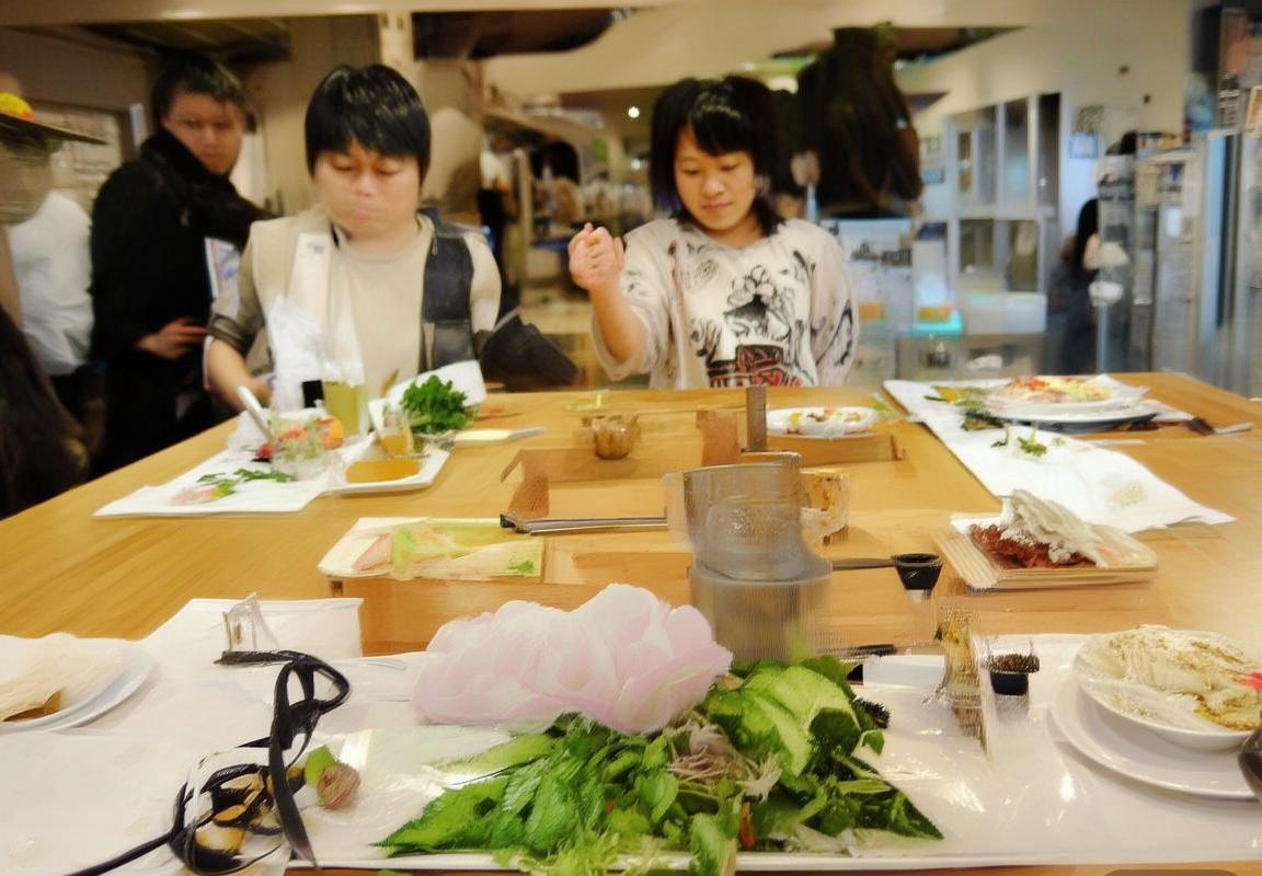 巴塞罗那VS埃尔瓦：激战战术对决与平局背后的智慧与团队精神(图2)